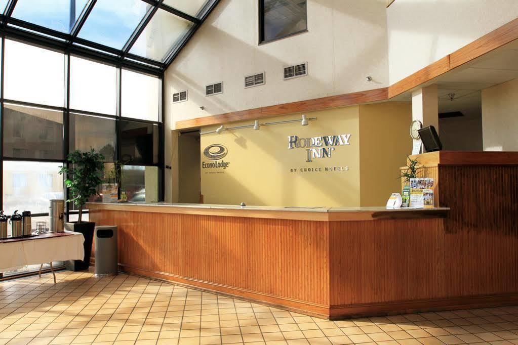Clarion Inn Fort Collins Bagian luar foto